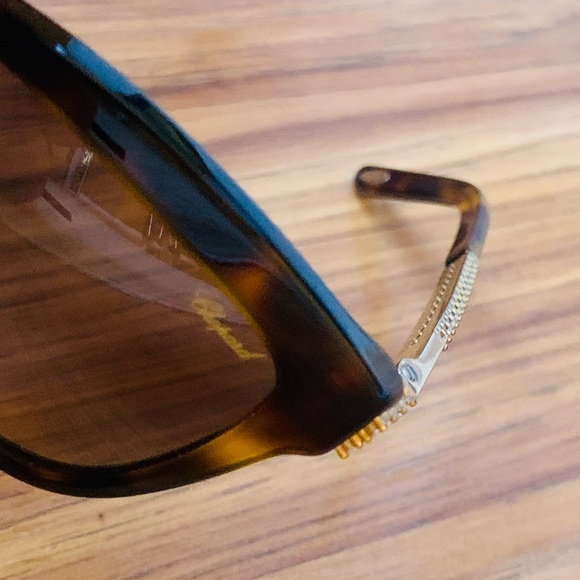 New Women’s Chopard Sunglasses - Picture 9 of 10